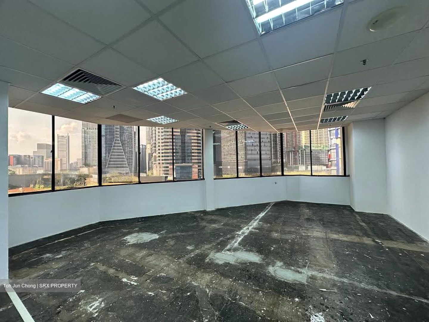 International Plaza (D2), Office #610487591